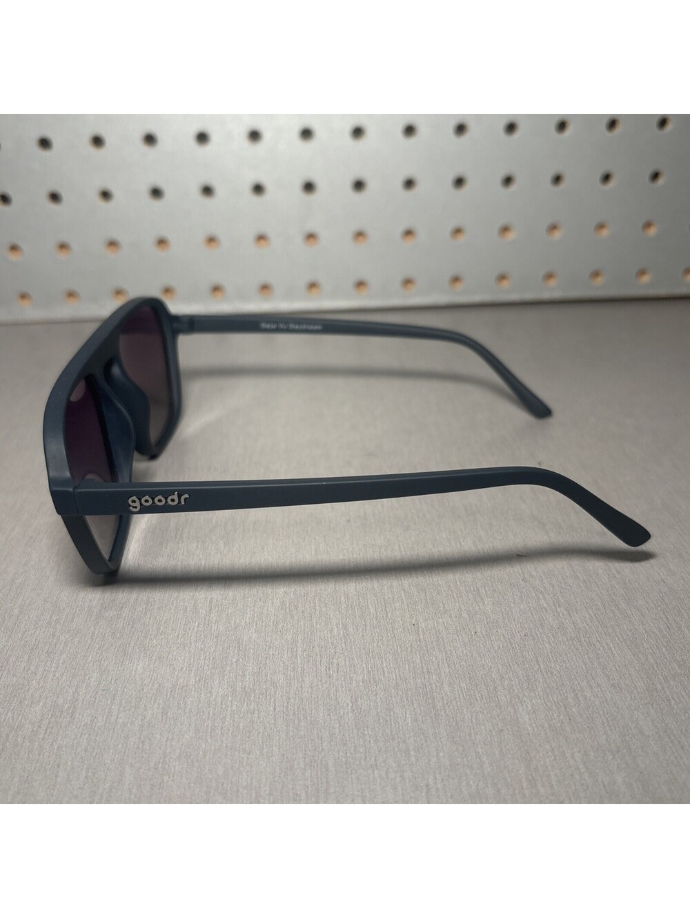 GOODR Sunglasses Retro G Blue Frames Deja Vu Daydream Purple Lenses Sunnies - Picture 2 of 9